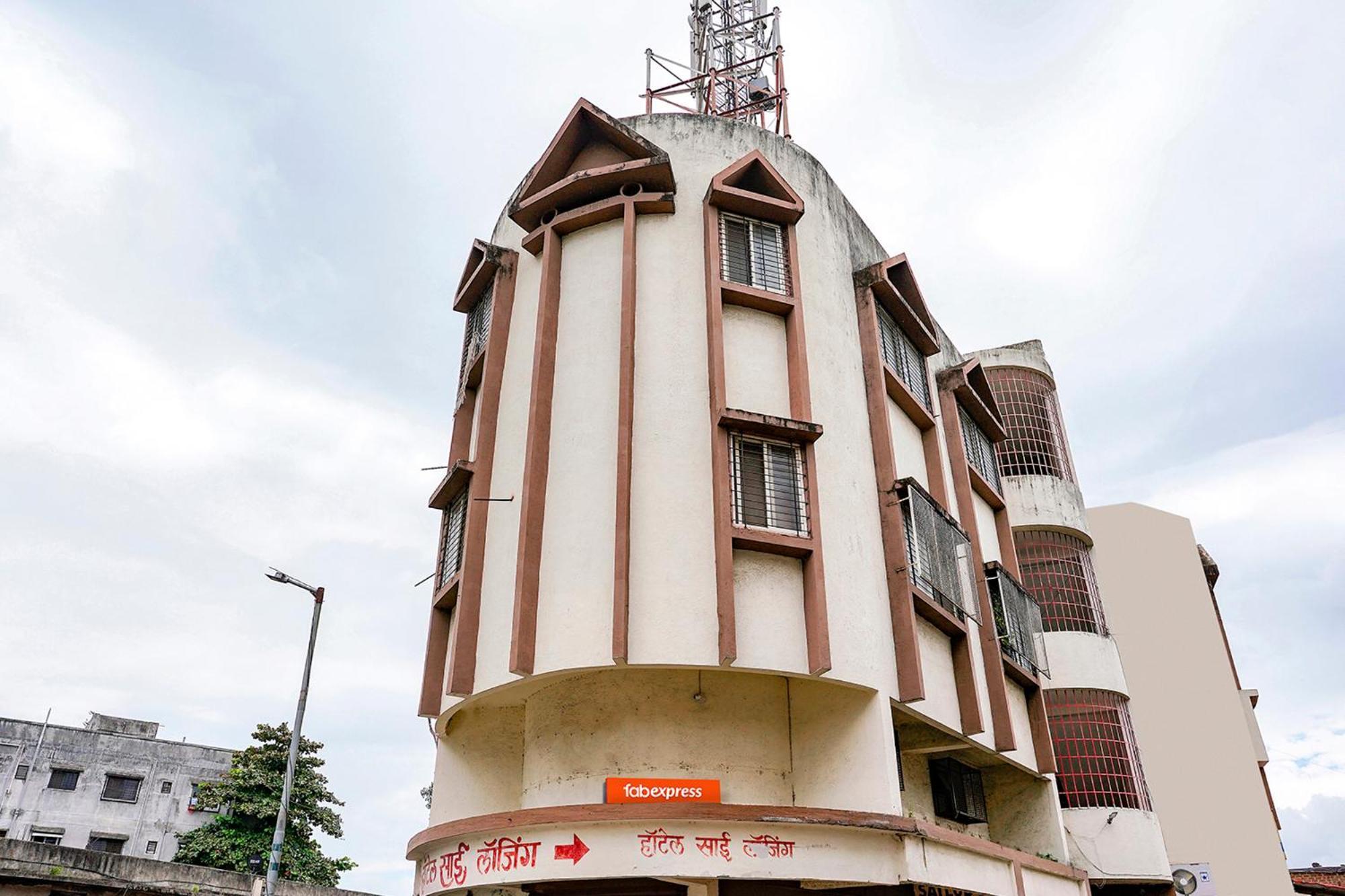 Fabexpress Sai Lodging - Nashik Railway Station Deolali Exterior photo