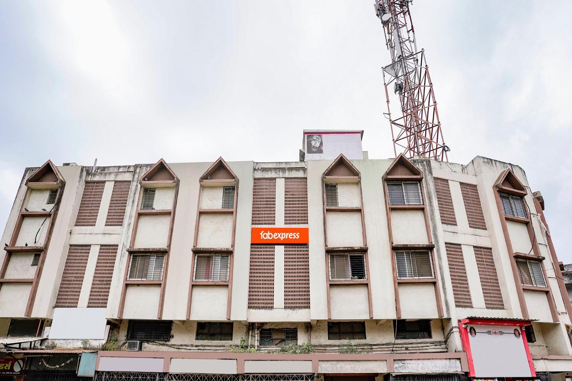 Fabexpress Sai Lodging - Nashik Railway Station Deolali Exterior photo